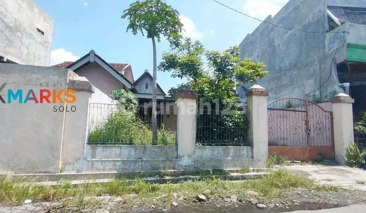 Jual Rumah Ngantong Hitung Tanah Di Solo Baru Jual Rumah Ngantong Hitung Tanah Di Solo Baru