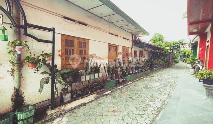 For Sale: Classic Vintage Antique Homestay at Kampung Batik Laweyan, Solo