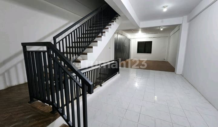 Peluang Emas: Ruko 3 Lantai Jual Sewa Villa Bukit Mas Surabaya