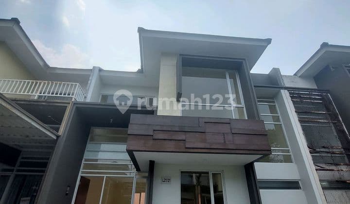 Rumah 2 Lantai Dekat Mall Dekat Akses Toll