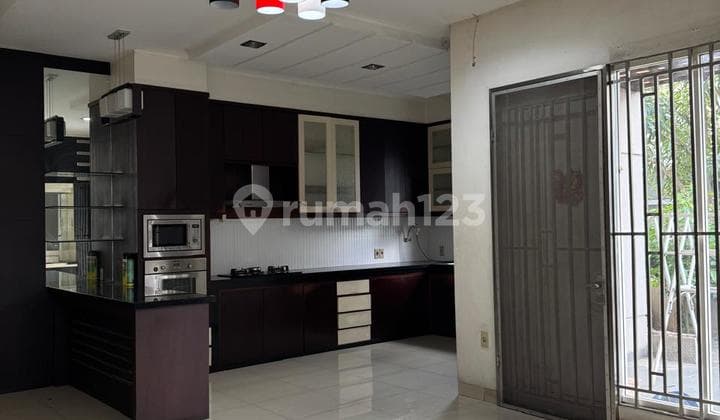 Rumah Cakep Green Mansion HOOK 15x15