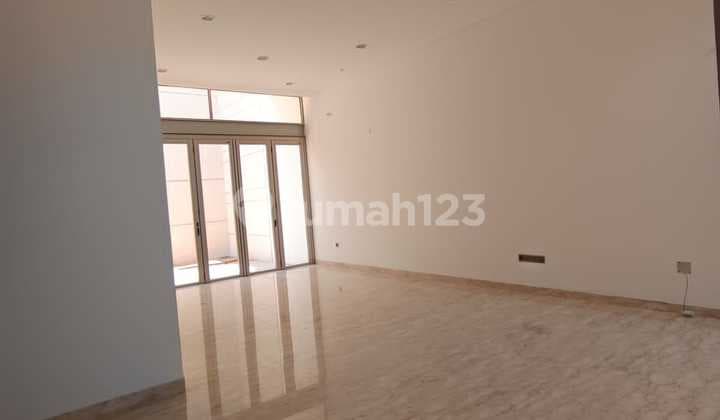 Rumah Mozart PIK 8x20 Kondisi Bagus dan siap huni