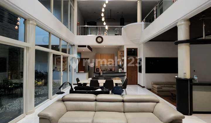 For Sale Luxury House Dengan Fasilitas Keren Di Kawasan pasirluyu barat, Bandung