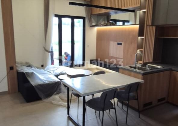 Halaman Belakang Luas, Rumah Indent Berlokasi Di Kawasan Elite Setra Duta, Bandung