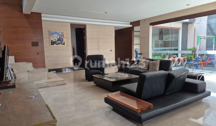 Cheaper Price! For Rent, Luxury House with Complete Facilities on Mainroad Singgasana, Mekar Wangi, Bandung