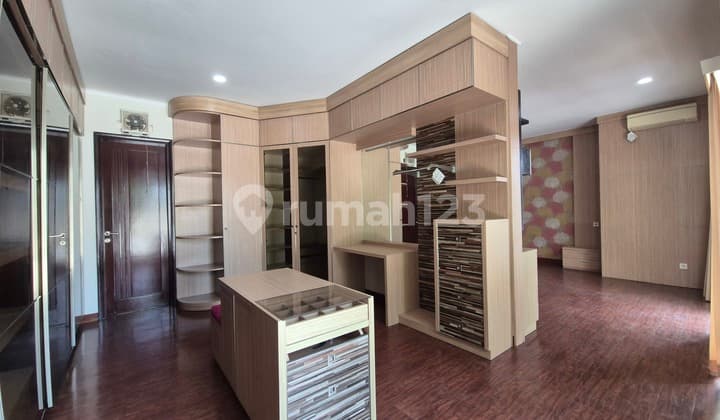 Harga Lebih Murah, Rumah Semifurnish Di Kawasan Tenang Kota Baru Parahyangan, Bandung