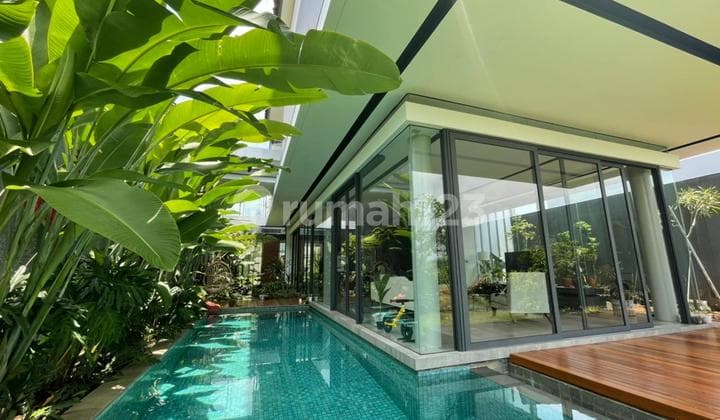 Luxury House dengan View Danau Cantik di Kawasan Elite Kota Baru Parahyangan, Bandung