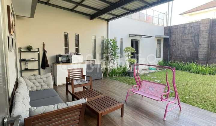 Cocok untuk Keluarga, Rumah Cantik Dengan Halaman Luas Di Kota Baru Parahyangan, Bandung