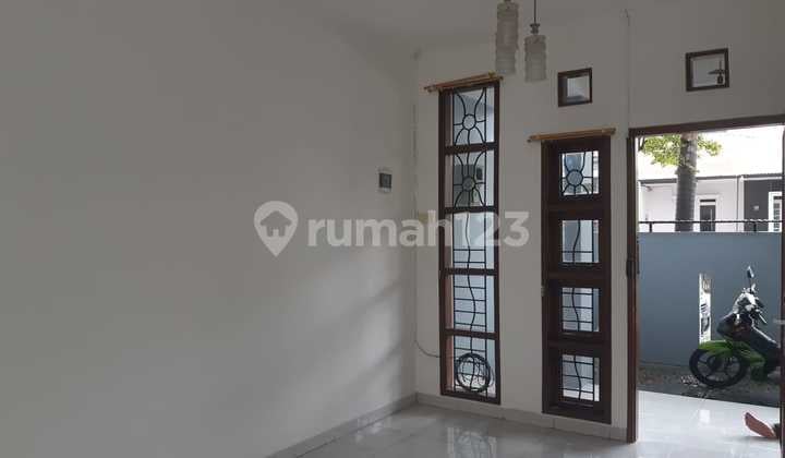 For Rent! Rumah Tinggal Nyaman Siap Huni di Area Tenang Taman Kopo Indah Bandung