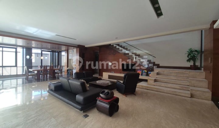 Harga Lebih Murah! For Rent, Rumah Mewah Dengan Fasilitas Lengkap di Mainroad Singgasana, Mekar Wangi, Bandung