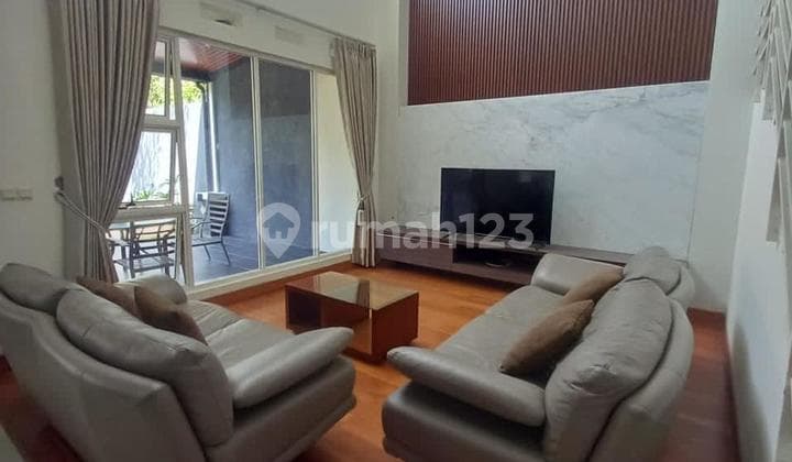 Yuk Sultan Merapat... Rumah Asri Semi Furnish Di Kawasan Tenang Kota Baru Parahyangan, Bandung