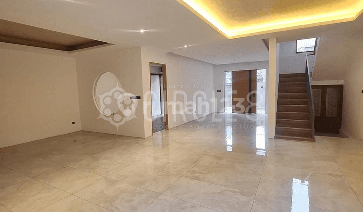 For Sale, Luxury House Berlokasi di Kawasan Elite Mekar Wangi, Bandung