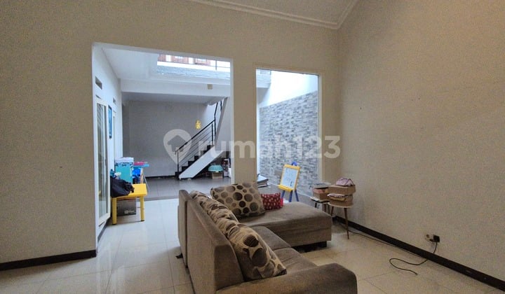Turun Harga, Rumah Siap Huni Berlokasi Dikawasan Tenang Kota Baru Parahyangan, Bandung