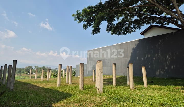 Eksklusf, View Danau. Kavling Siap Bangun Di Kota Baru Parahyangan, Bandung