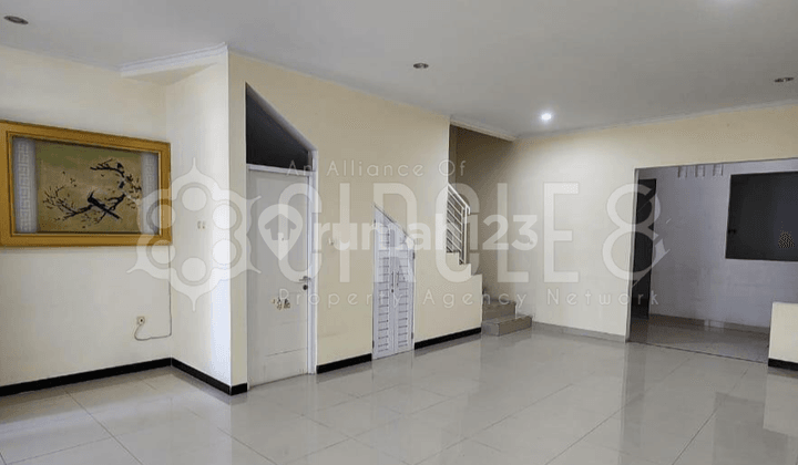 Comfortable Residence Type 2 Floors Located in a Quiet Area of Taman Kopo Indah, Bandung