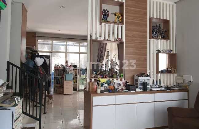 Good Deals, Rumah Tinggal Semi Furnish Dengan Kondisi Serba Terawat Di Kawasan Kota Baru Parahyangan, Bandung