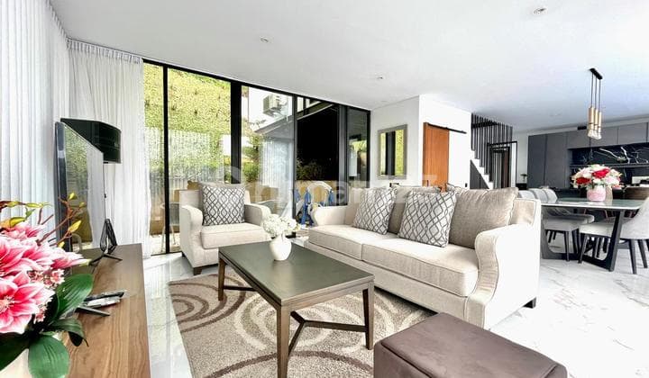 For Sale! Luxury Villa Dilengkapi dengan Heated Swimming Pool di Kawasan Dago Village, Bandung
