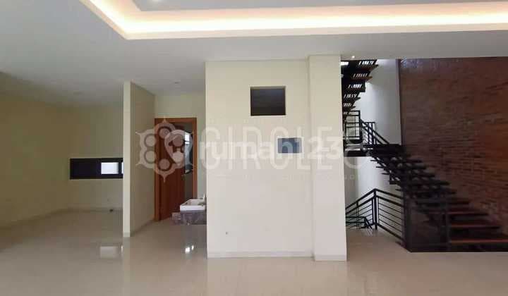 Dapet View Asri, Bikin Betah Rumah Luxury Di Kawasan Kota Baru Parahyangan, Bandung