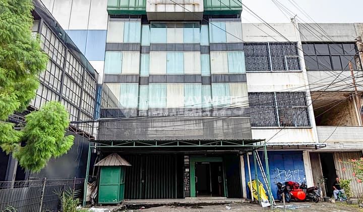 Ruko Besar 3lantai Di Jalan Raya Kalimalang, Dekat Tol Becakayu