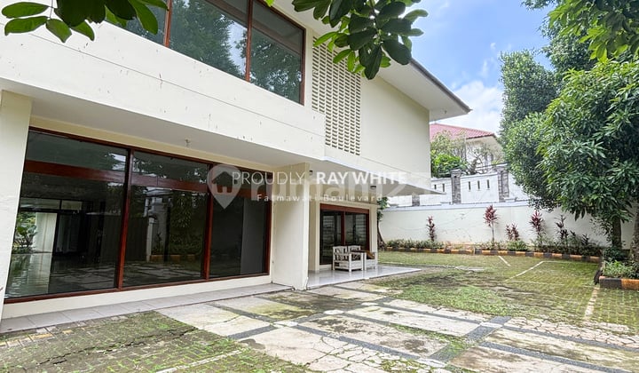 Rumah Kemang Siap Huni, Cocok untuk Kantor & Tempat Usaha
