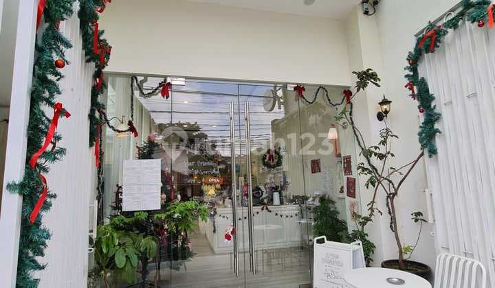 Disewakan Tempat Usaha 2 Lantai - Cocok Cafe / Restoran | Jalan Ramai