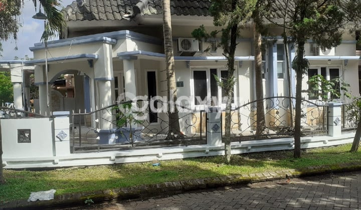 rumah hunian di komplek perumahan lowokwaru