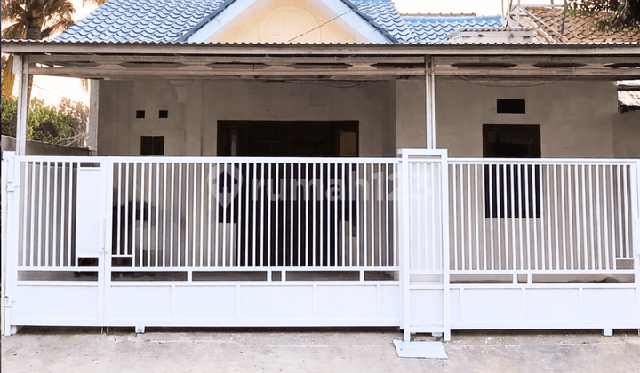 Dijual Rumah Pinggir Jalan Utama Dalam Cluster Perumahan Cocok untuk Rumah Tinggal dan Tempat Usaha