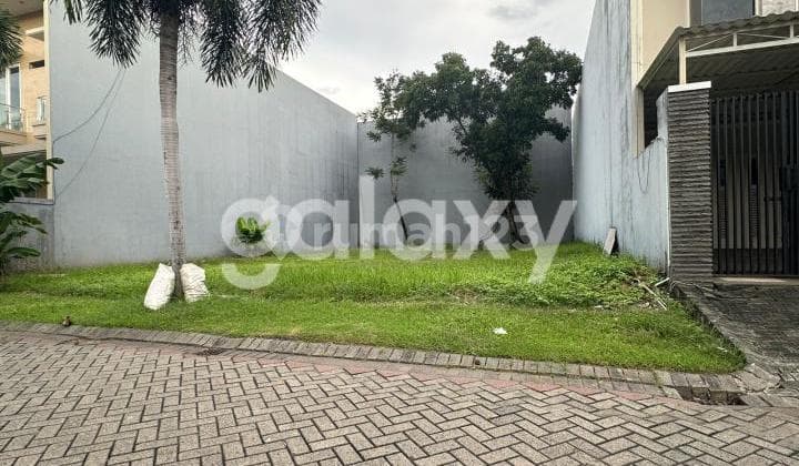 Plots in the Elite Residential Area of West Surabaya, Graha Family.