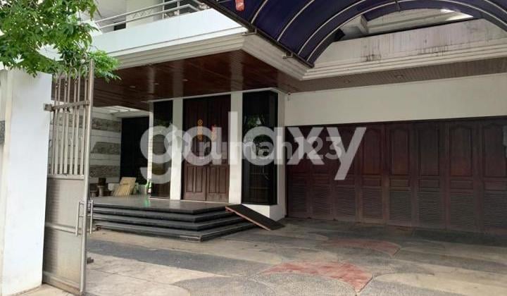 rumah depan galaxy mall Jalan raya utama Raya Dharmahusada indah timur rumah depan galaxy mall Jalan raya utama Raya Dharmahusada indah timur