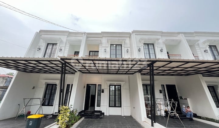 Rumah Eropa Deket Stasiun Depok Lama