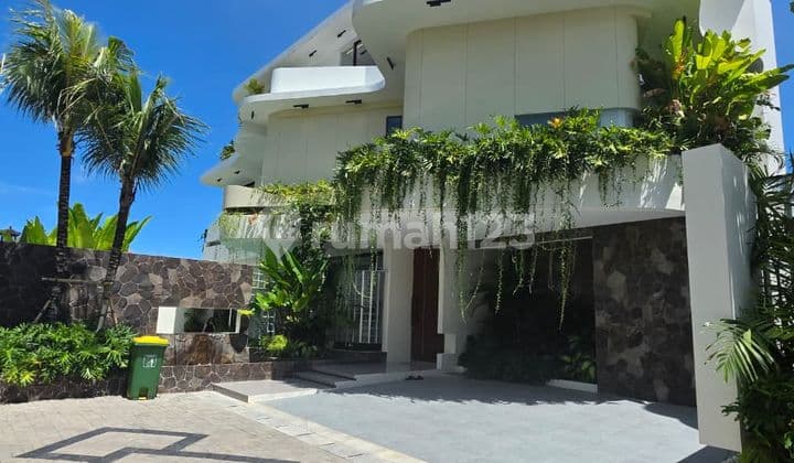 Bali House/Villa, Legian Area, Fully Furnished, Swimming Pool, Elevator.