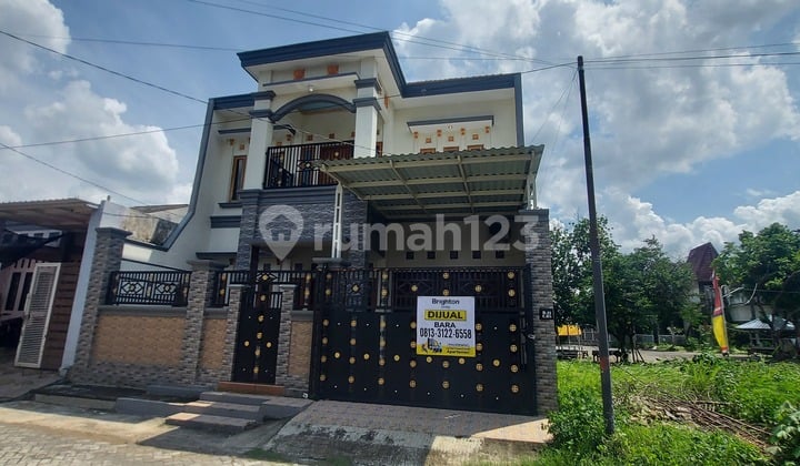 Rumah 2 Lantai Mewah Siap Huni.