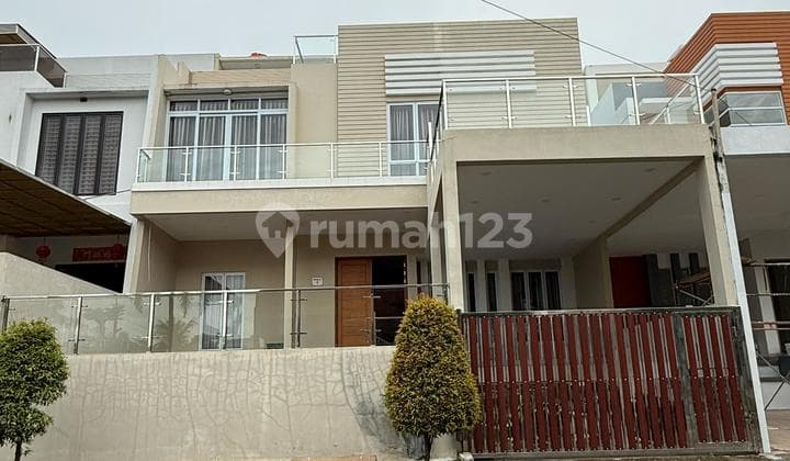 Rumah mewah dan full furnished lily garden residence