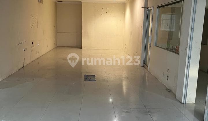 Ruko Gandeng di Jl. Pangeran Jayakarta, Mangga Dua Sel., Kecamatan Sawah Besar, Kota Jakarta Pusat, Daerah Khusus Ibukota Jakarta, Pangeran Jayakarta Semi Furnished HGB