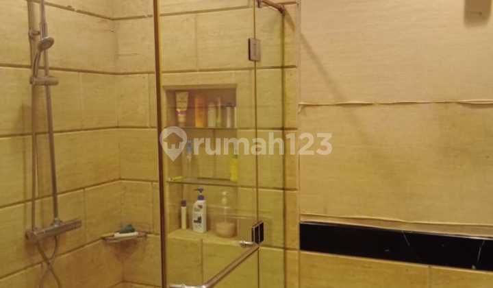Apartemen Kempinski Residence 3 Kamar Tidur Semi Furnished Bagus 261m² Grand Indonesia