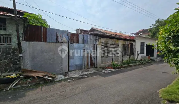 Strategic Land in City Center, Below Market Price on Jalan Rejosari