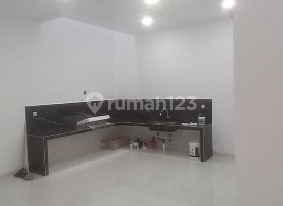 For Quick Sale: Strategic 2-Story House in Muara Karang