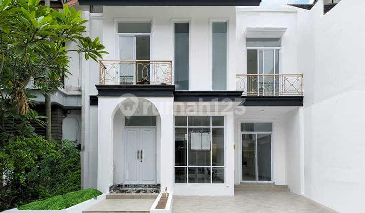 Rumah Modern Minimalis Siap Huni Balcony Backyard di Emerald Bintaro Sektor 9, Tangerang Selatan Strategis dengan akses toll Luxury Clean