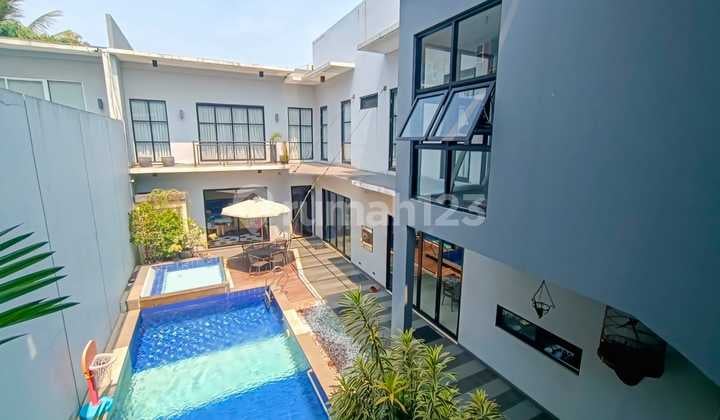 Lebak Bulus: Luxury Modern Tropical House With Private Pool & Gym | LT 487M² Near Jis