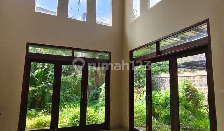 Rumah Bagus Siap Huni Tanah Luas 310 Dengan Taman Halaman Belakang River Park Bintaro Jaya Sektor 8 Dekat akses toll