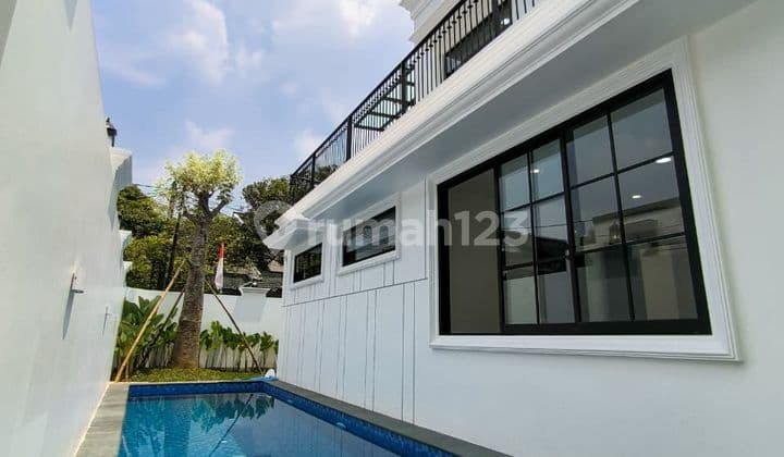 Rumah Brand New Build 4 BR Luas Tanah 222m2 Pool Hoek Smart Home American Classic di Maleo Sektor 9 Bintaro
