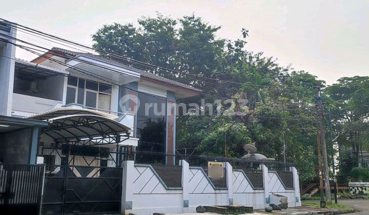 Lokasi Terbaik. Dekat Kolam Renang, Selangkah Ke Tol Green Lake City, Dekat Sekolah, Rumah Sakit Dan Fasilitas Perbelanjaan