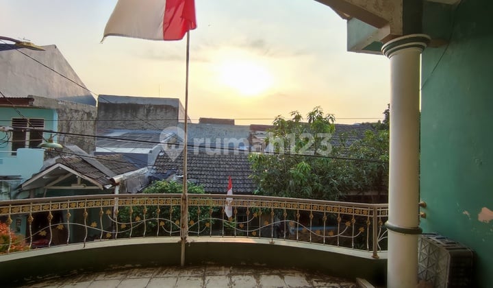 Rumah Dikomplek Sudah Shm. Siap Huni Area Ciledug