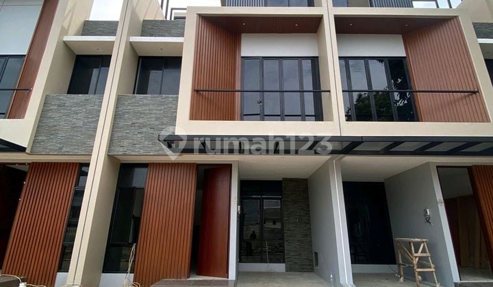 Rumah Siap Huni Area Pusat Kota Jakarta Barat