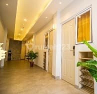 Turun Harga! Jual Cepat, Rumah Kost Furnished Full Terisi di Mangga Besar, Nego