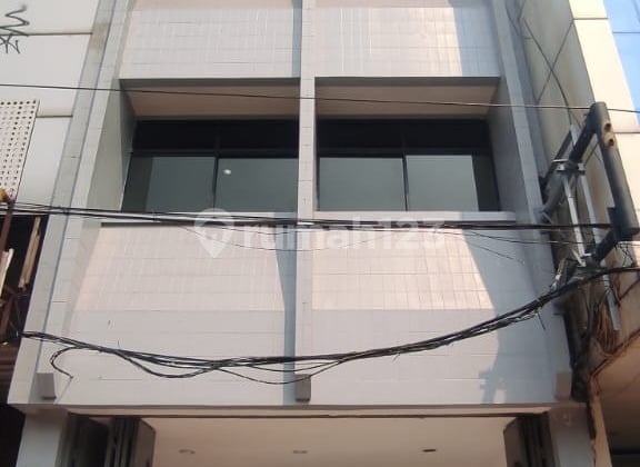 Disewakan, Ruko Strategis Pinggir Jalan Cocok Untuk Kantor/Usaha Di Jakpus