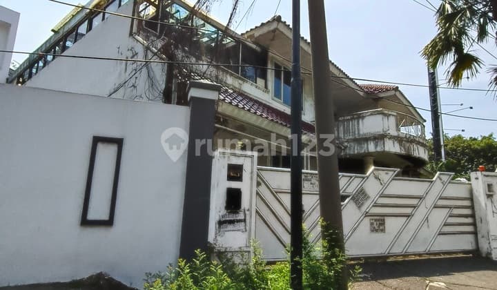 Rumah Lama Di Muara Karang, Cocok Untuk Berbagai Usaha, Berada Di Jalan Utama, Akses Mudah Dan Ramai