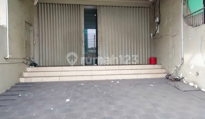 Ruko Di Muara Karang Raya, Akses Jalan Raya, Ramai Di Sekelilingnya Banyak Usaha