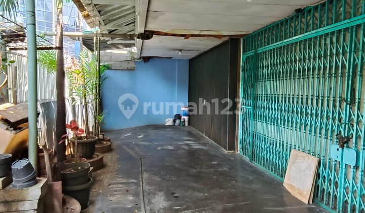 Ruko di Wilayah Gajah Mada, Akses Mudah Dekat dengan Mall, MRT , dan Akses Trans Jakarta