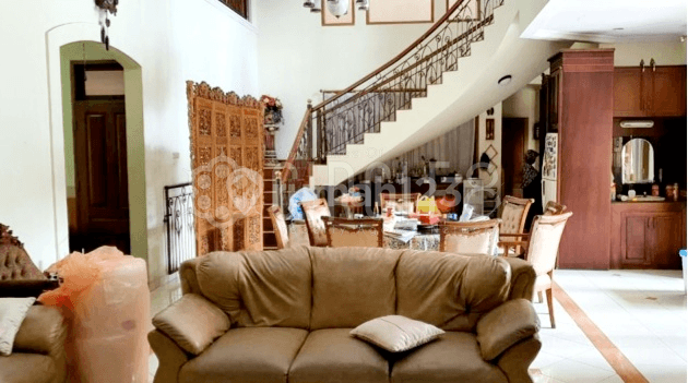 Luxury House For Sale Sudah Semi furnish Area Mega Raya, Bandung